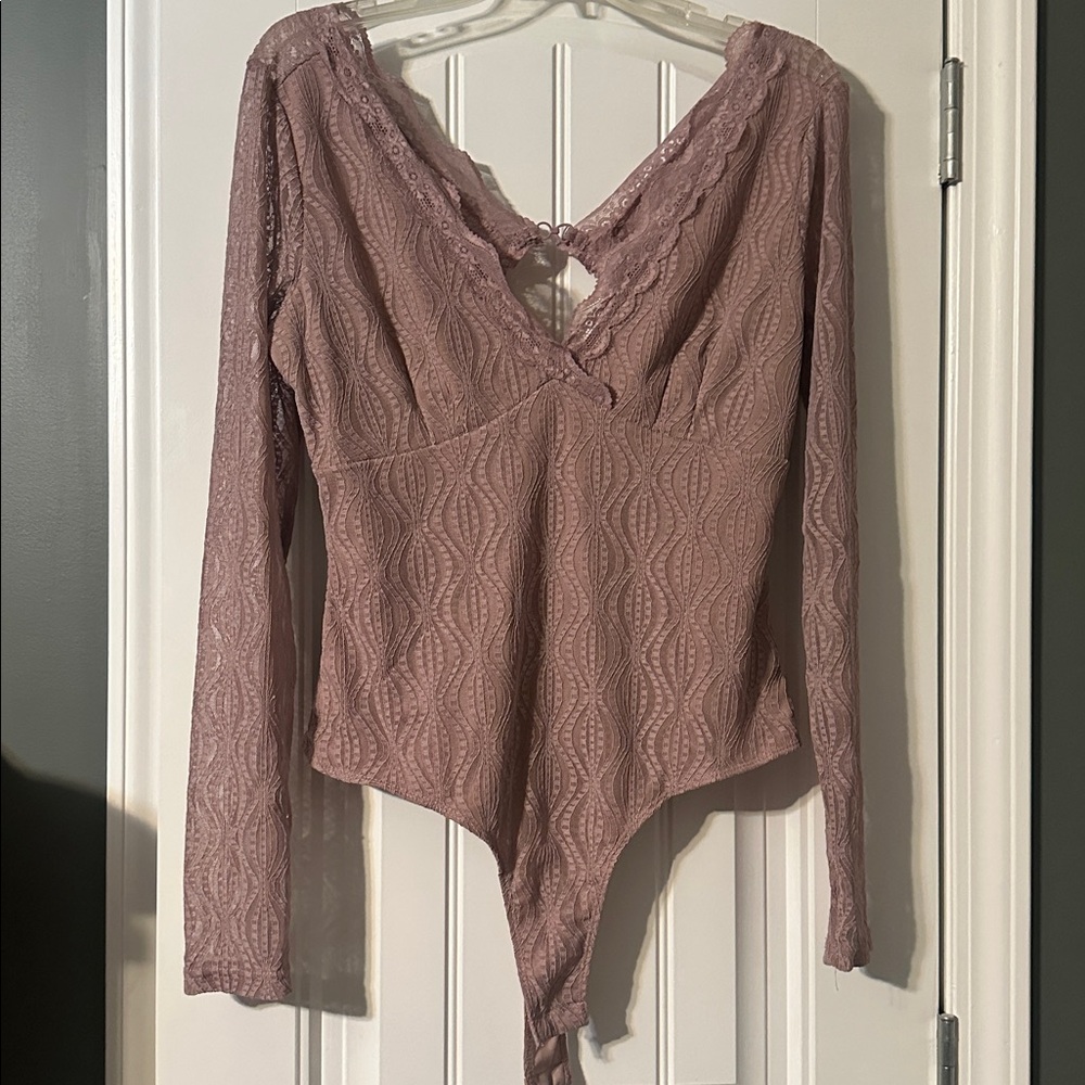Willow Lace Bodysuit in Soft Mauve